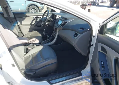 2015 Hyundai Elantra Limited z USA, uszkodzony, nr VIN 5NPDH4AE6FH598151